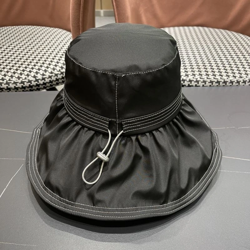 Effortless Christian Dior Caps 259437