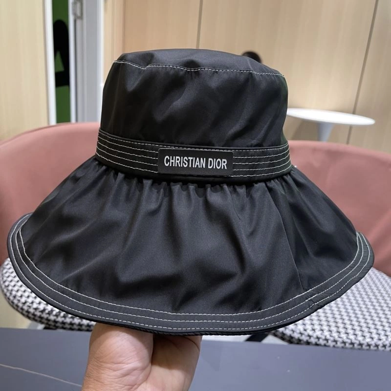 Effortless Christian Dior Caps 259437