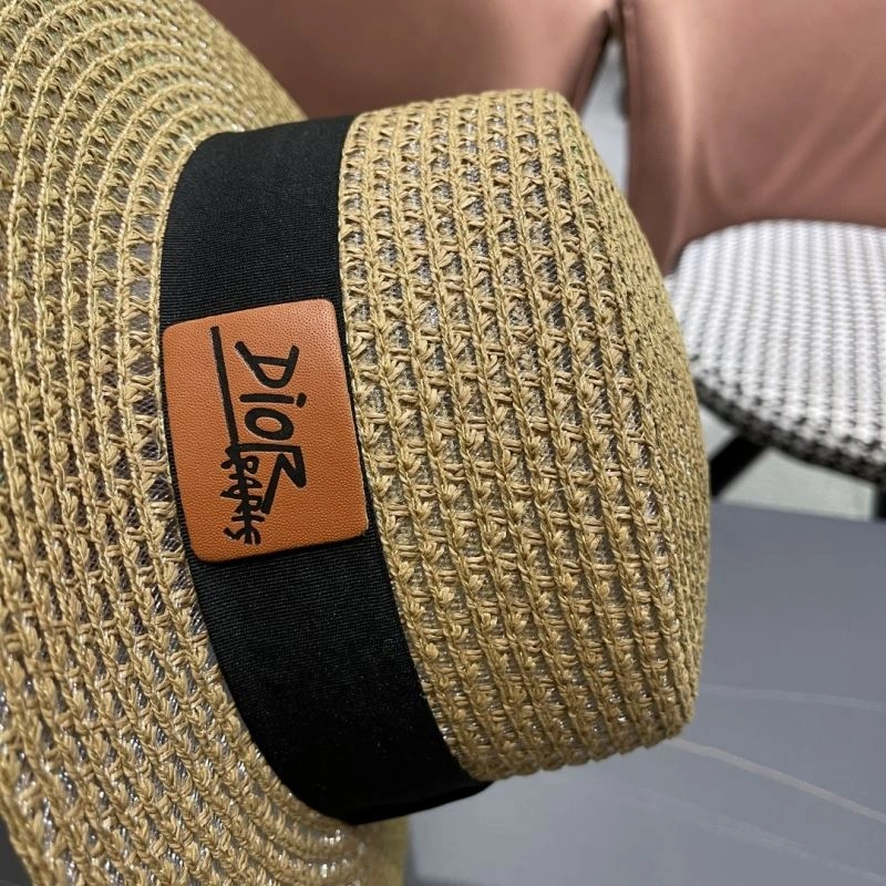 Christian Dior Caps Attractive 259431