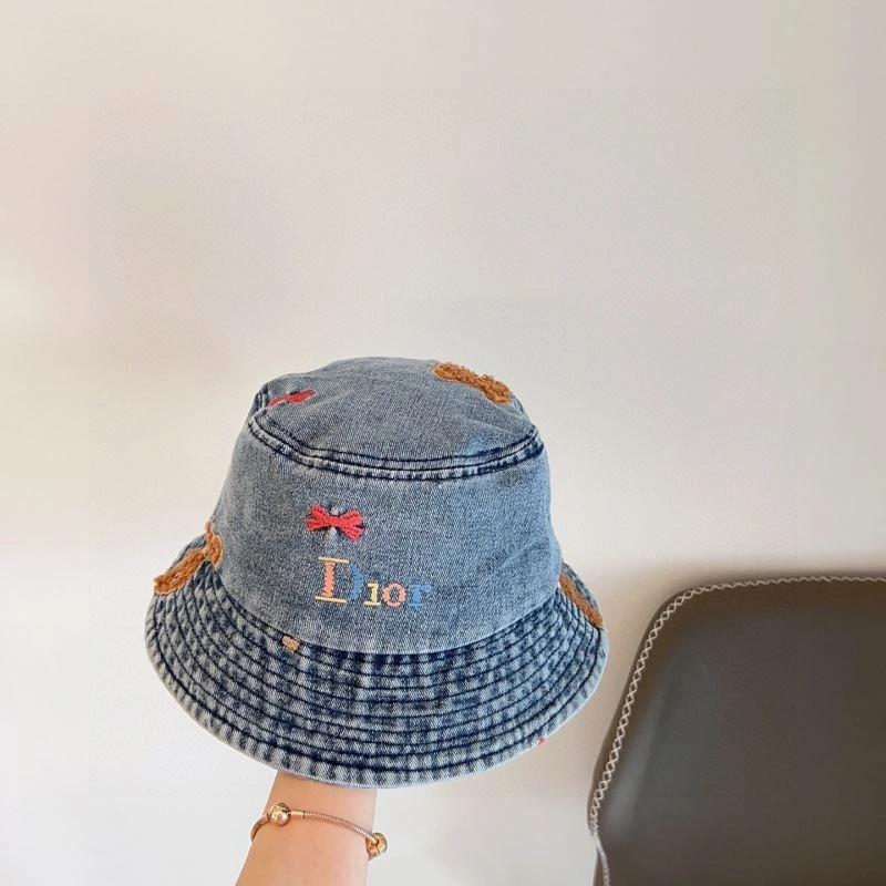 Christian Dior Caps OnTrend 259441