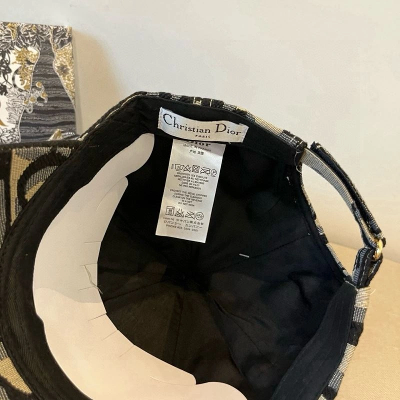 Sophisticated Christian Dior Caps 259392