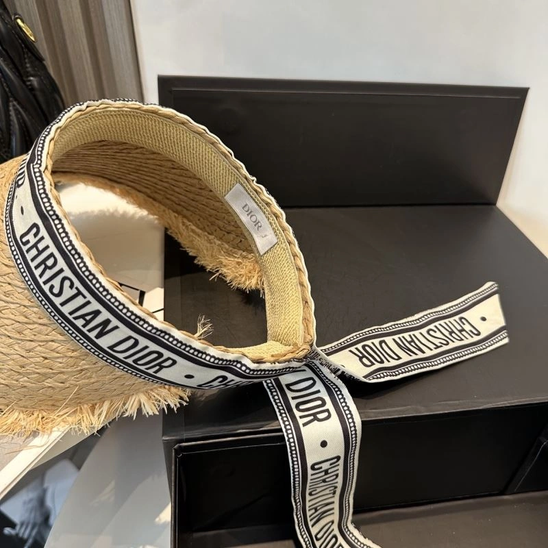 Effortless Christian Dior Caps 259379