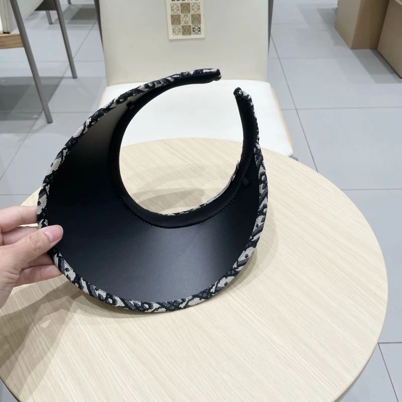 Christian Dior Caps WellDesigned 259389