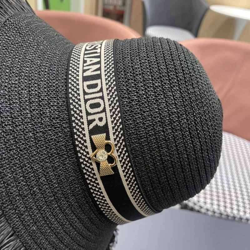 Christian Dior Caps Sleek 259339