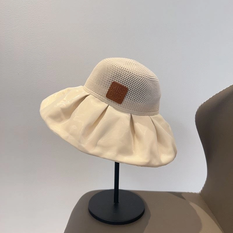Christian Dior Caps Trendsetting 259313