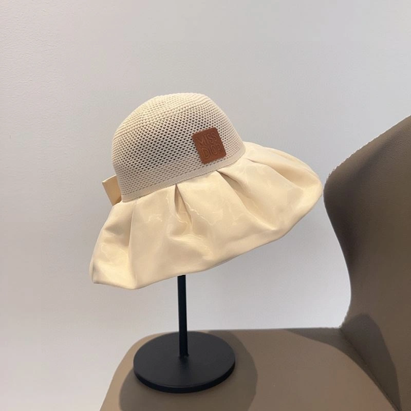 Christian Dior Caps Trendsetting 259313