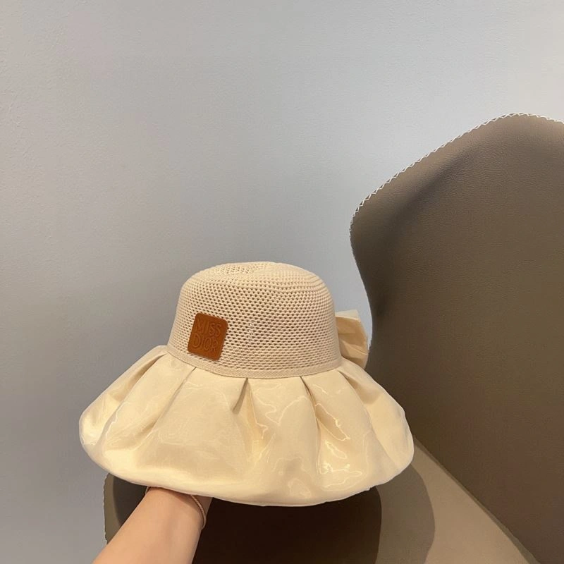 Christian Dior Caps Trendsetting 259313