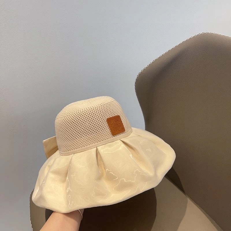 Christian Dior Caps Trendsetting 259313