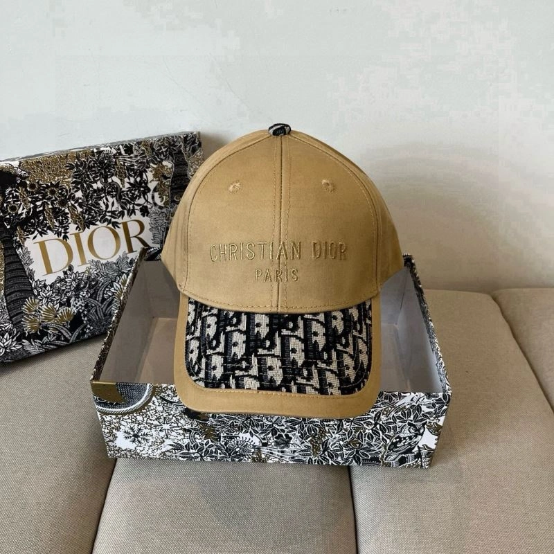 Christian Dior Caps Trendy 259237