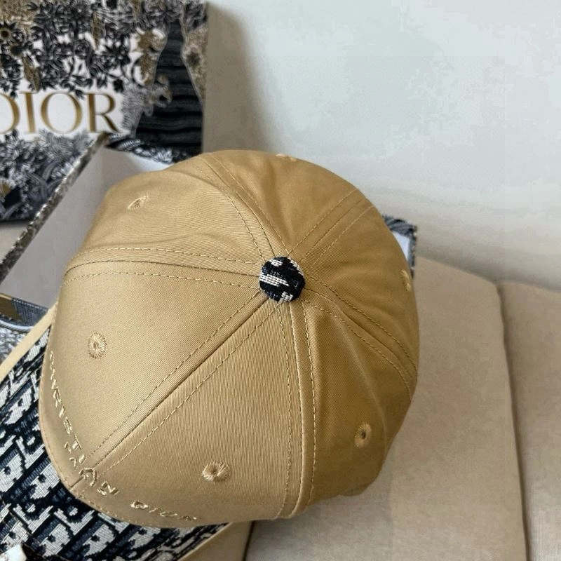Christian Dior Caps Trendy 259237