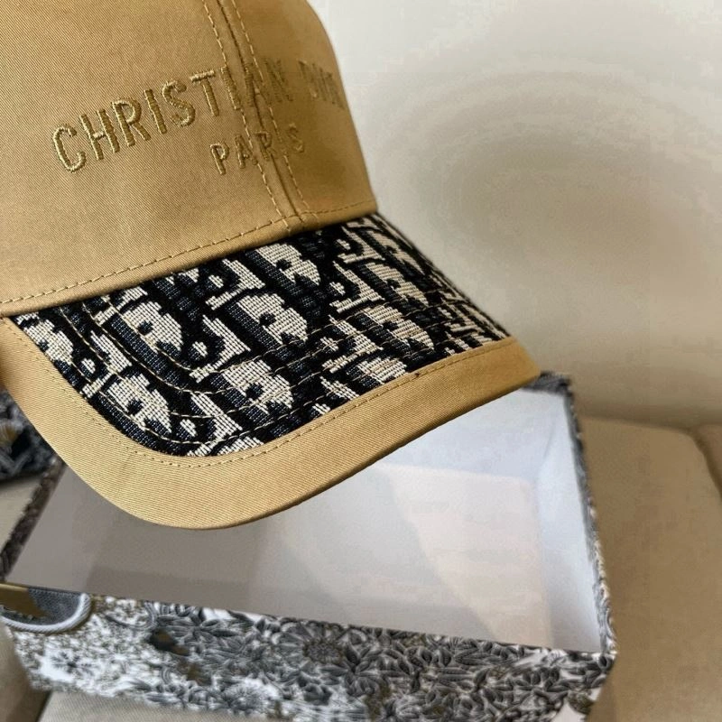 Christian Dior Caps Trendy 259237