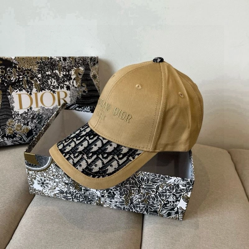 Christian Dior Caps Trendy 259237