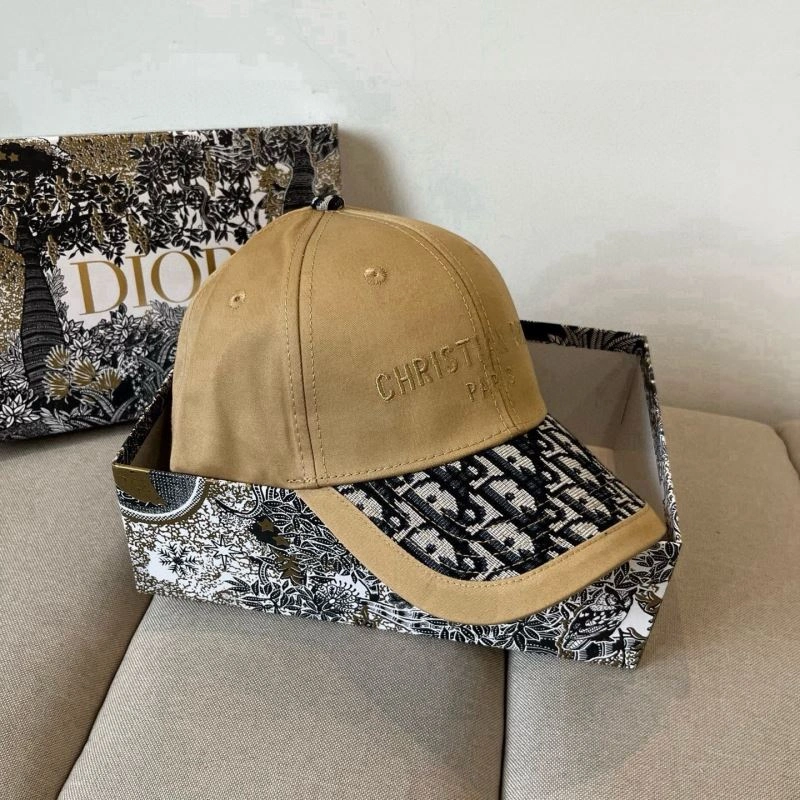 Christian Dior Caps Trendy 259237
