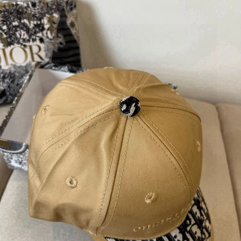 Christian Dior Caps Trendy 259237