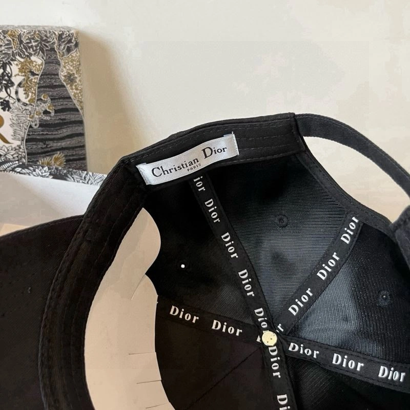 Flexible Christian Dior Caps 259236
