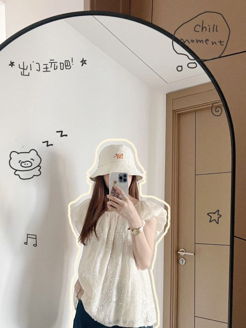 Youthful Christian Dior Caps 259206
