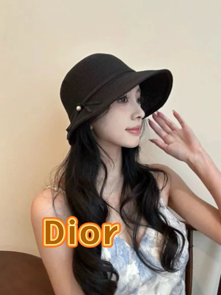 Christian Dior Caps Practical 262236