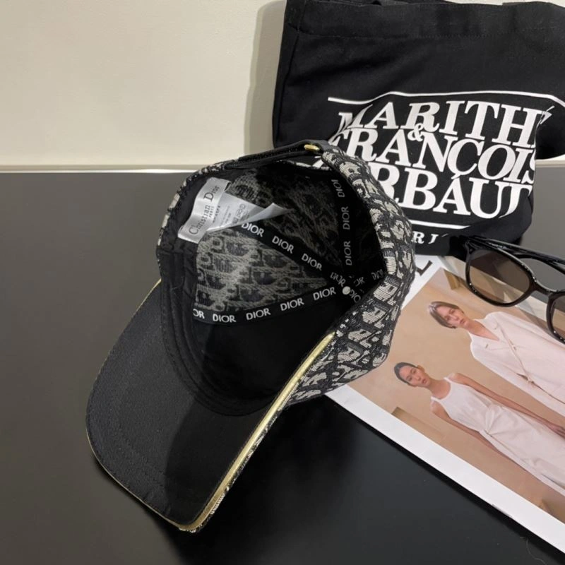 Christian Dior Caps Durable 262211