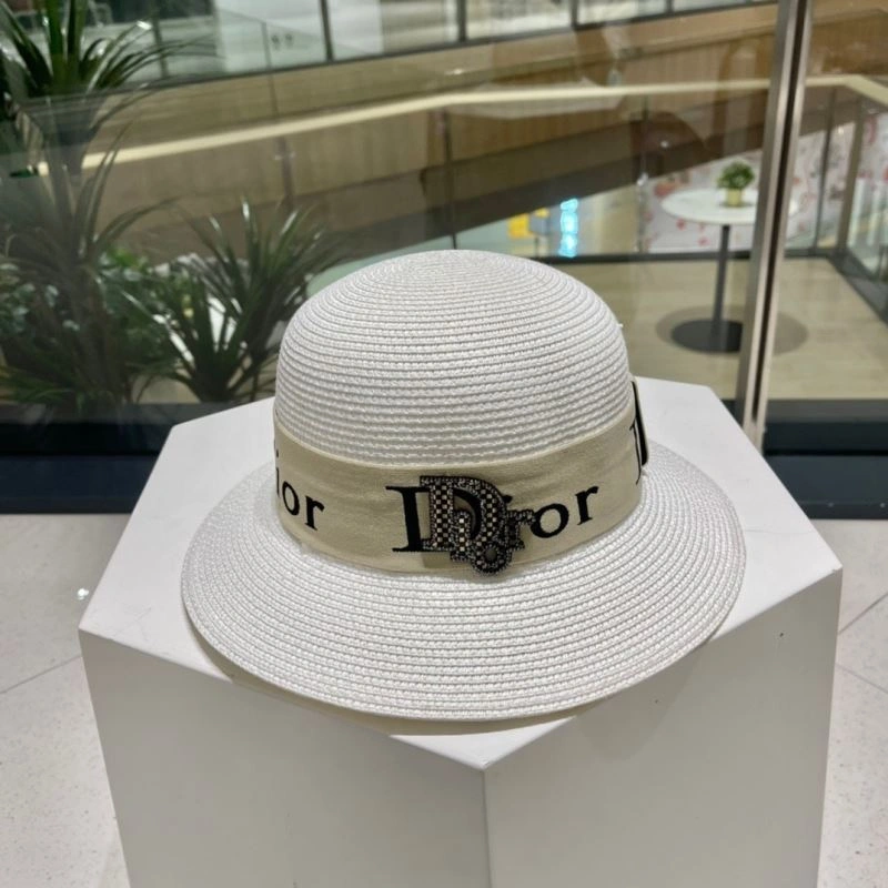Trendsetting Christian Dior Caps 262215