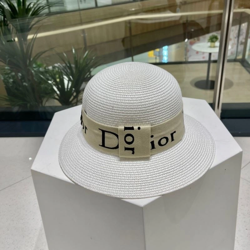 Trendsetting Christian Dior Caps 262215