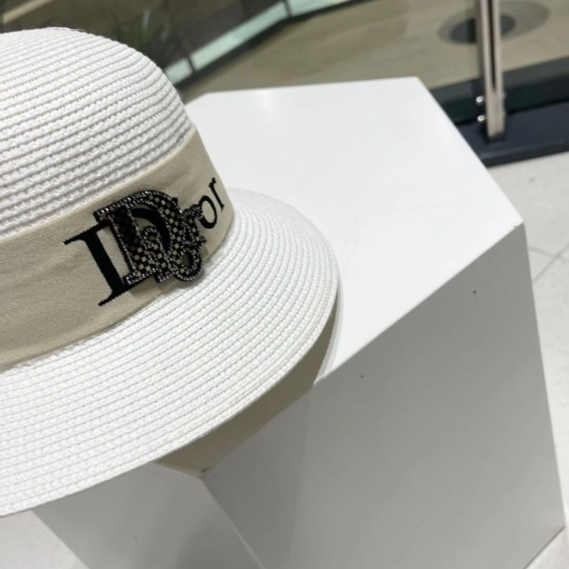 Trendsetting Christian Dior Caps 262215