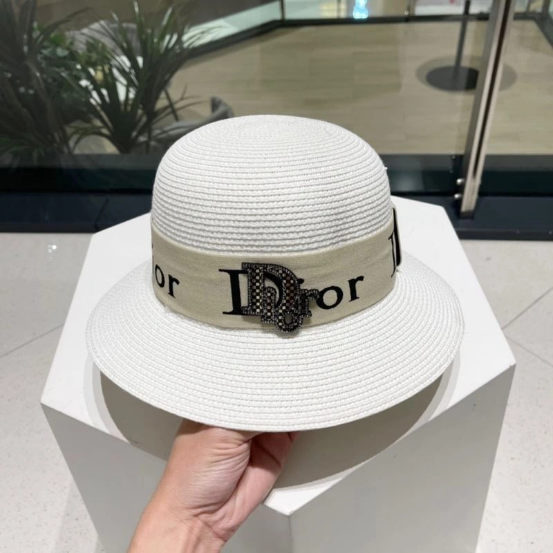 Trendsetting Christian Dior Caps 262215