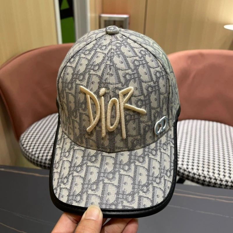 Christian Dior Caps OnTrend 262185