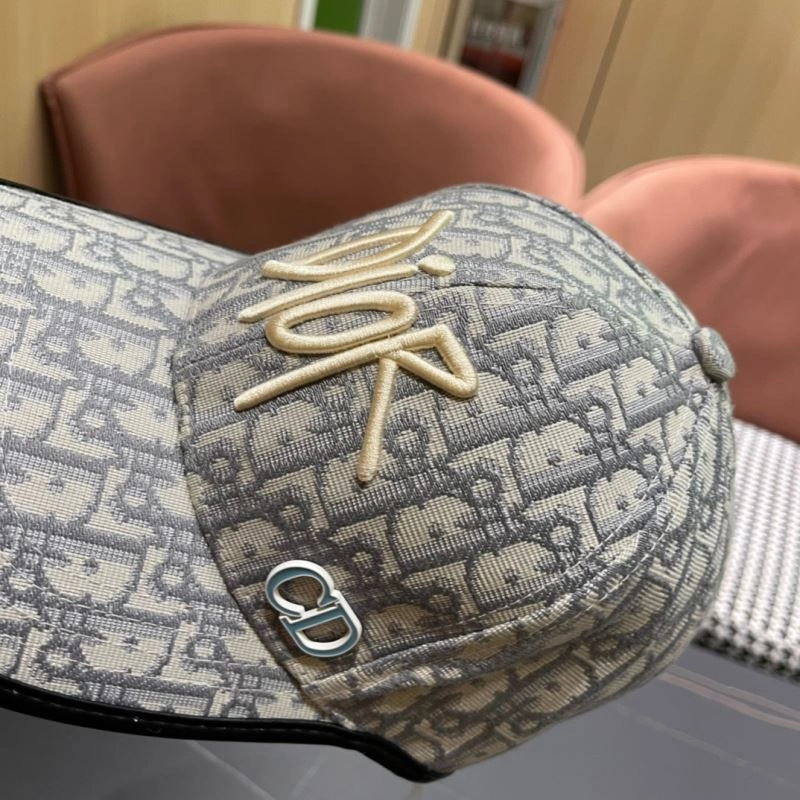 Christian Dior Caps OnTrend 262185