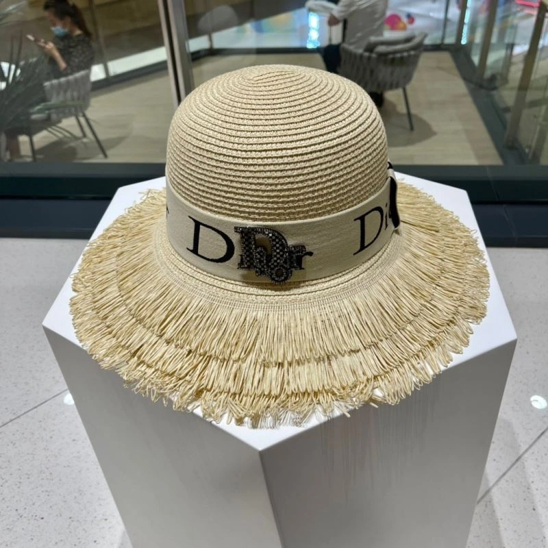 Effortless Christian Dior Caps 262159