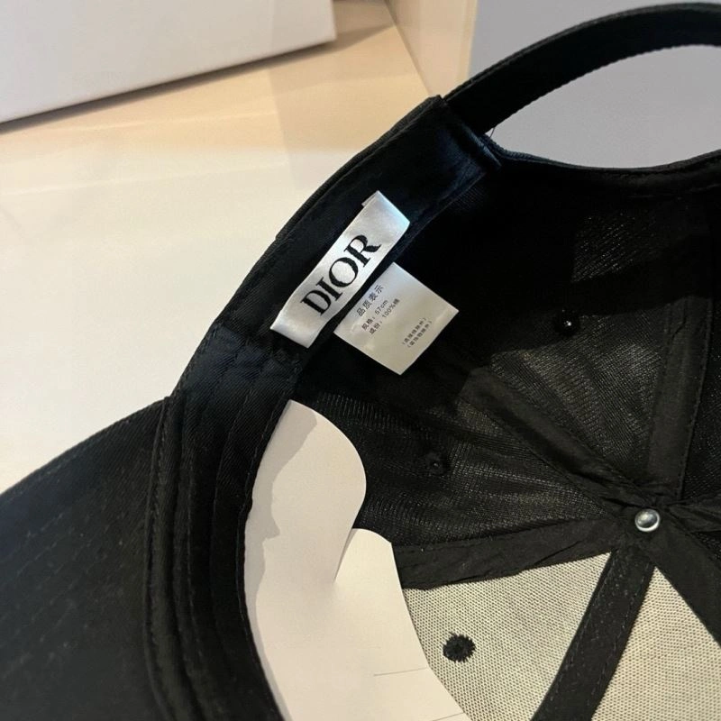 Bright Christian Dior Caps 262176