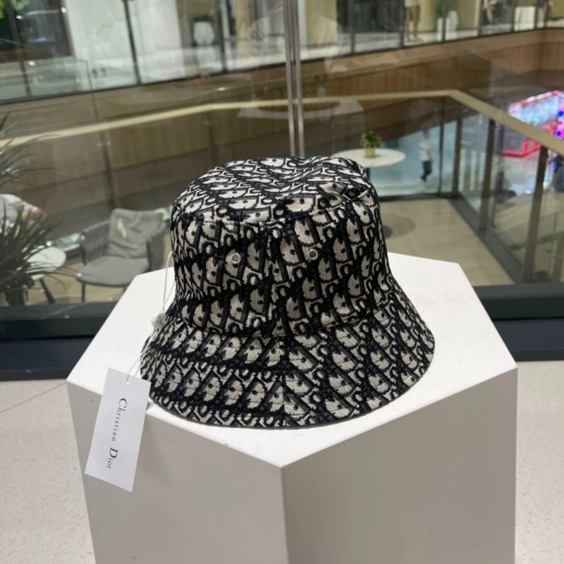 Casual Christian Dior Caps 262166