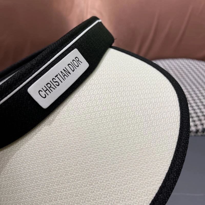 Chic Christian Dior Caps 262154