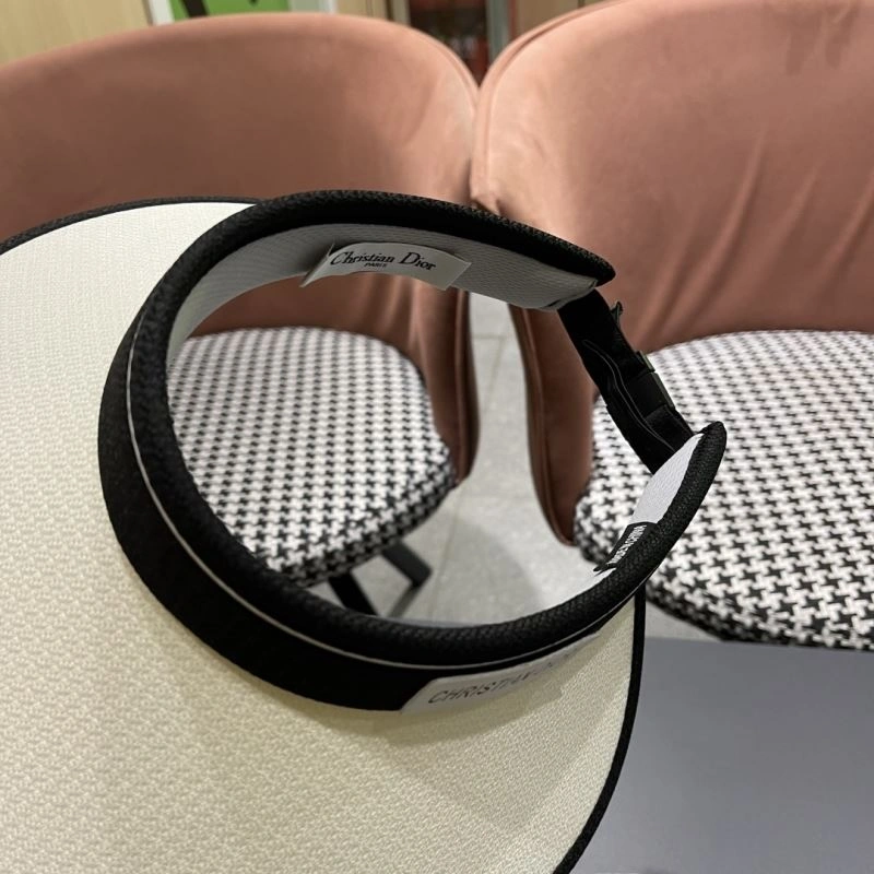 Chic Christian Dior Caps 262154