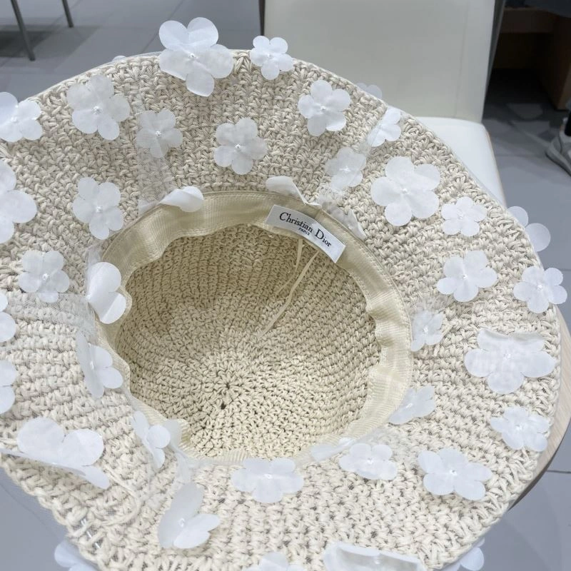 Effortless Christian Dior Caps 262140