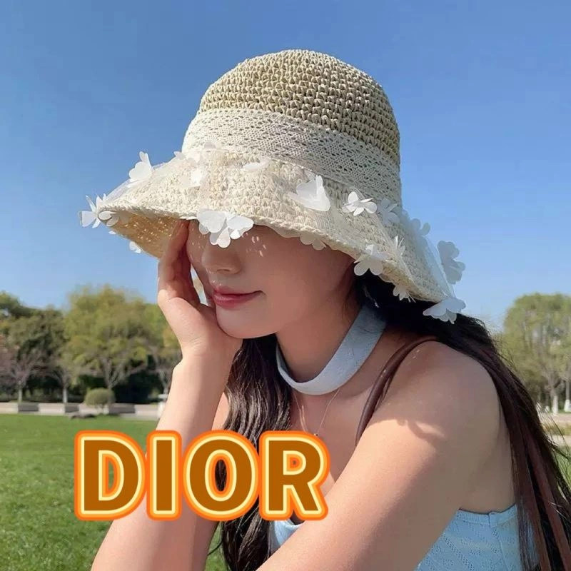 Effortless Christian Dior Caps 262140