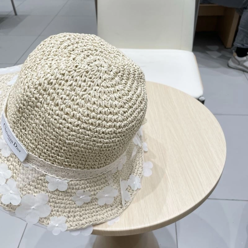 Effortless Christian Dior Caps 262140