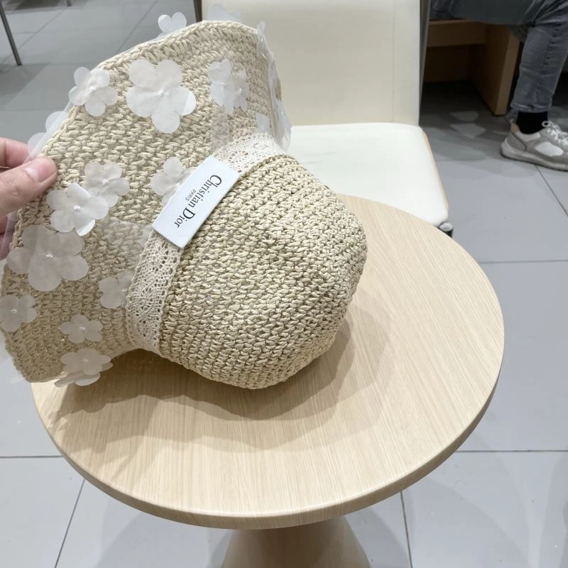 Effortless Christian Dior Caps 262140