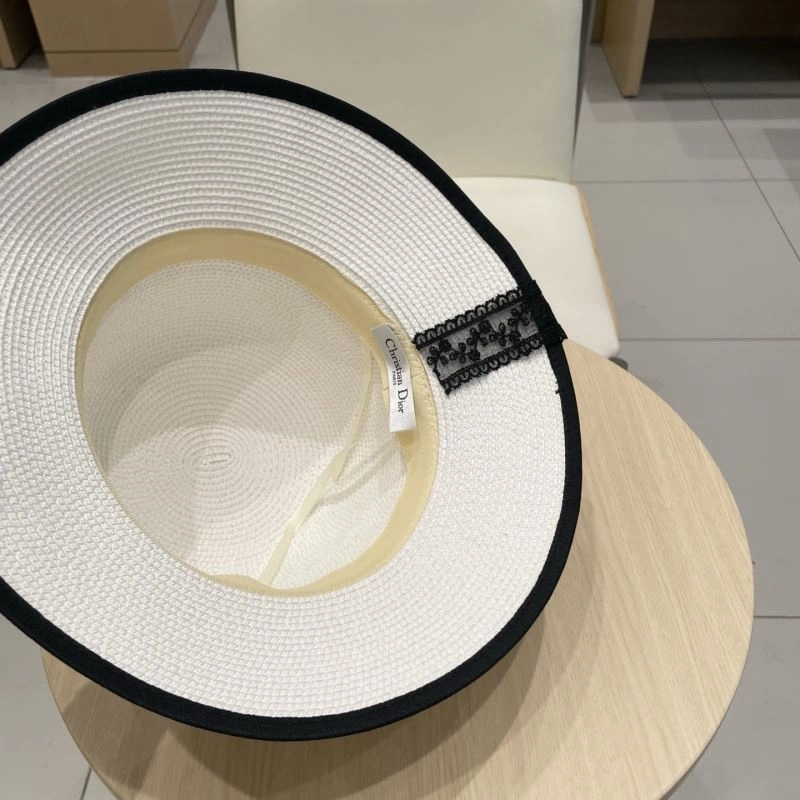 Christian Dior Caps Versatile 262126