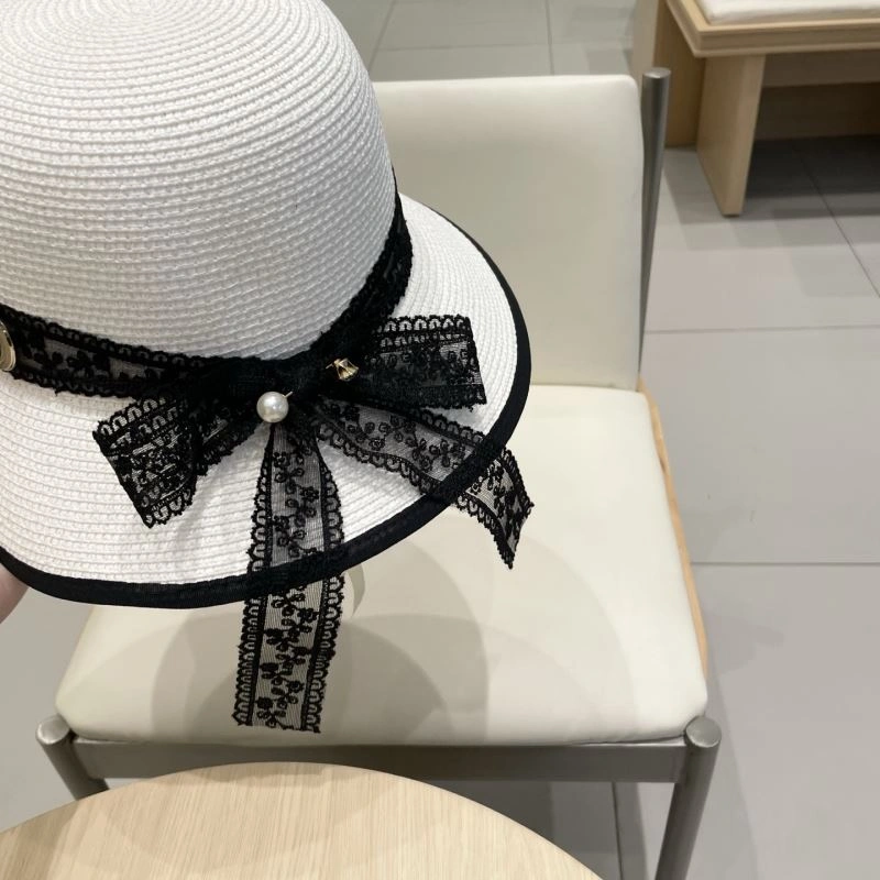 Christian Dior Caps Versatile 262126