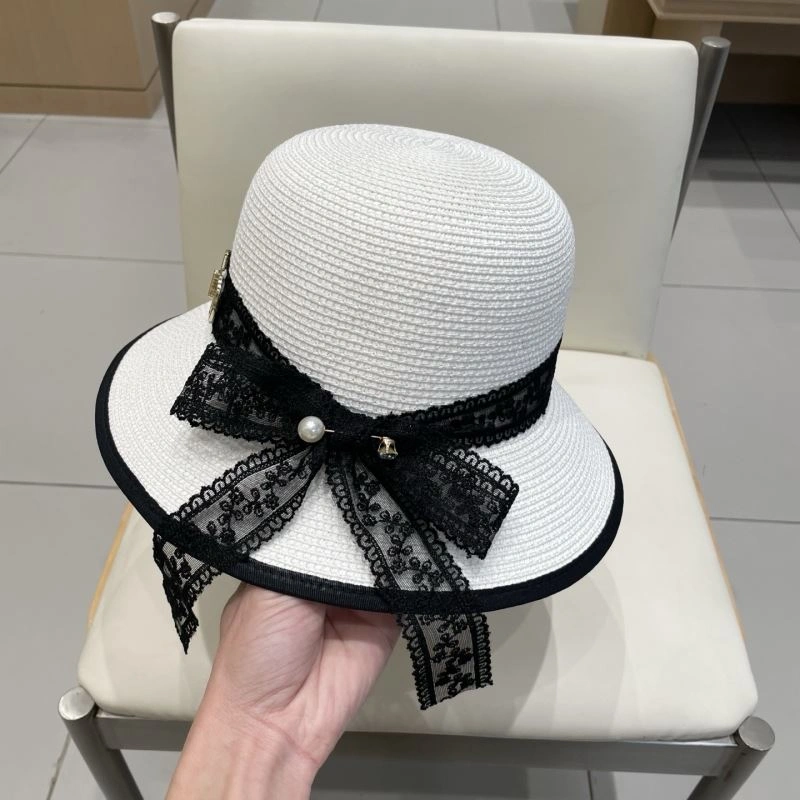 Christian Dior Caps Versatile 262126