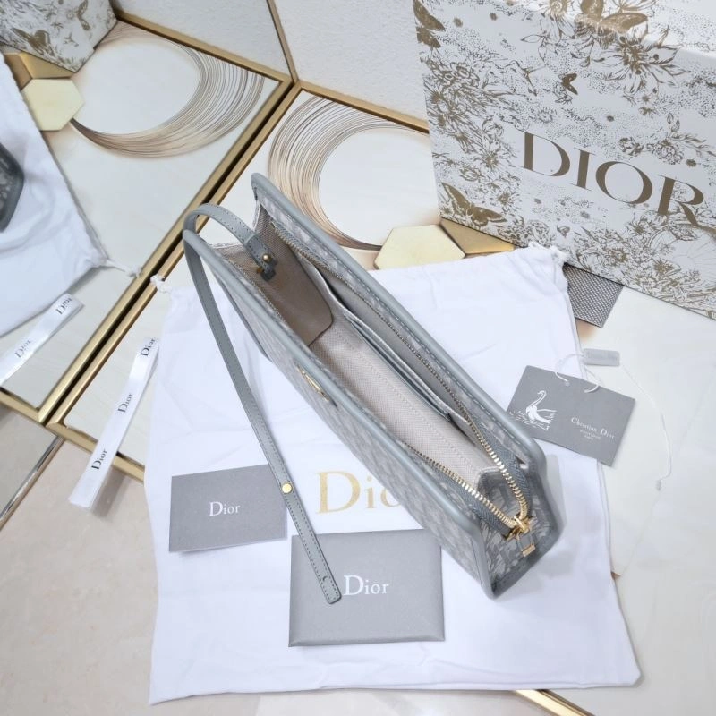 Vibrant Christian Dior Clutch Bags 87863