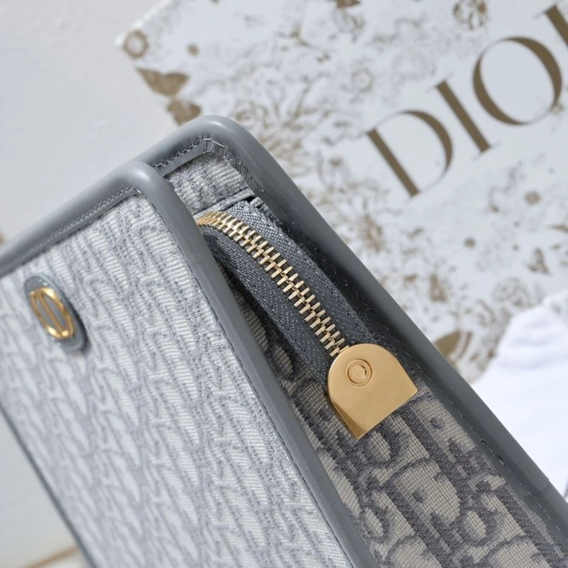 Vibrant Christian Dior Clutch Bags 87863