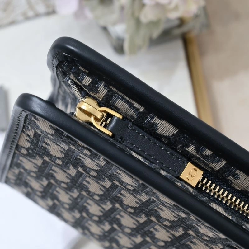 Flexible Christian Dior Clutch Bags 87861