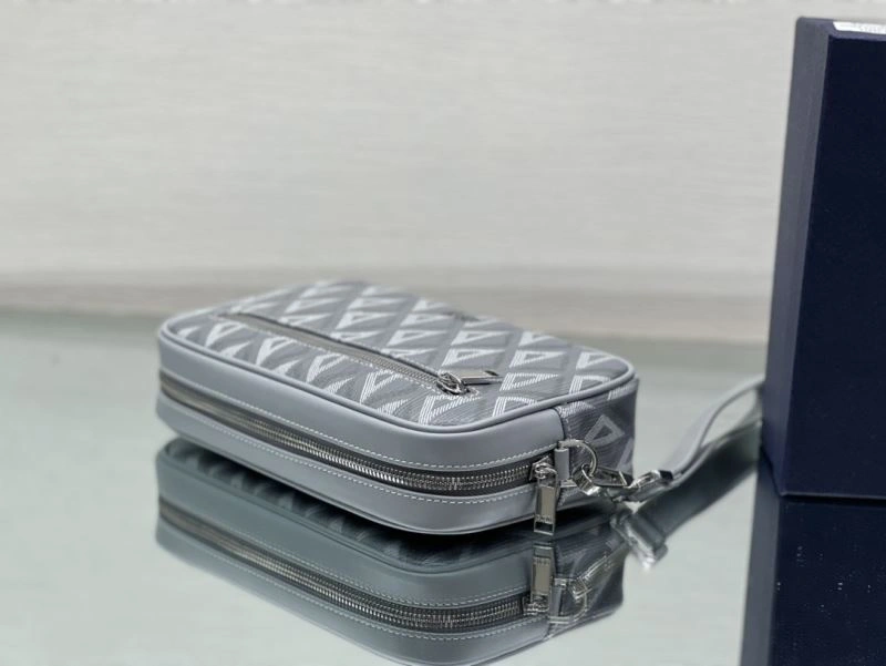 Minimalist Christian Dior Clutch Bags 76117