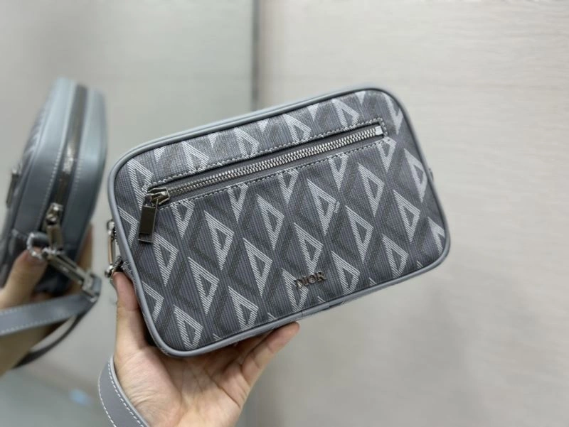 Minimalist Christian Dior Clutch Bags 76117