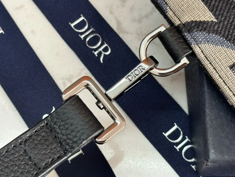 Breathable Christian Dior Clutch Bags 74195