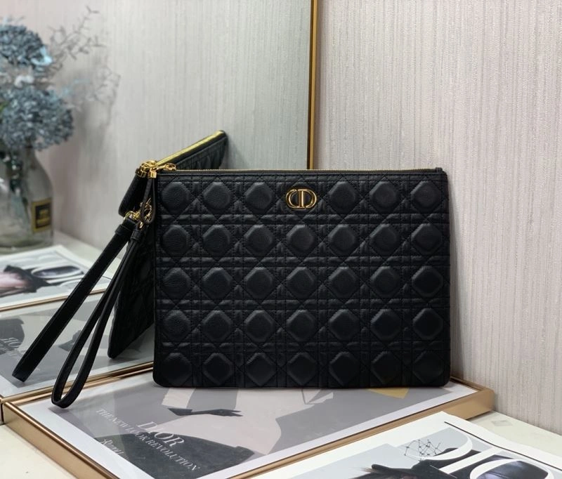Effortless Christian Dior Clutch Bags 74157