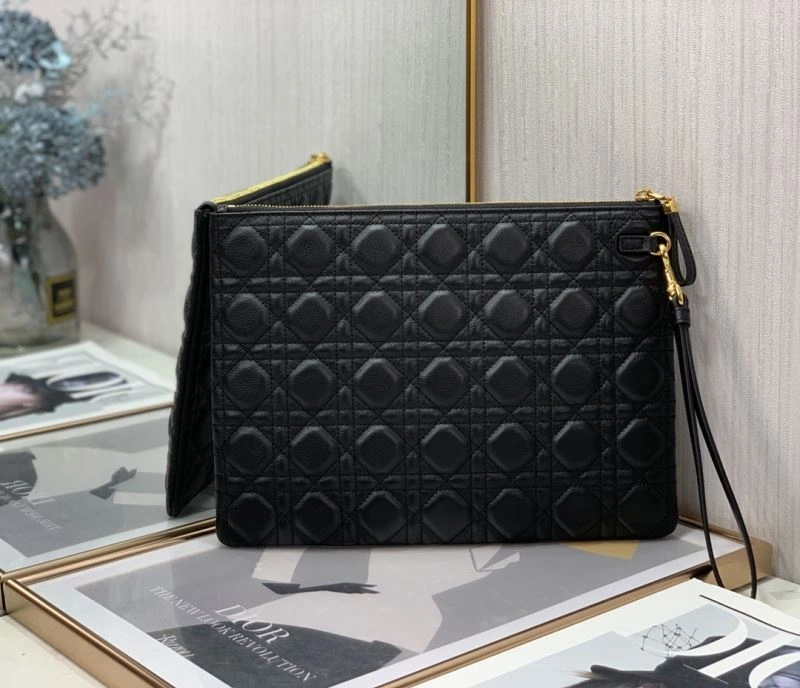 Effortless Christian Dior Clutch Bags 74157