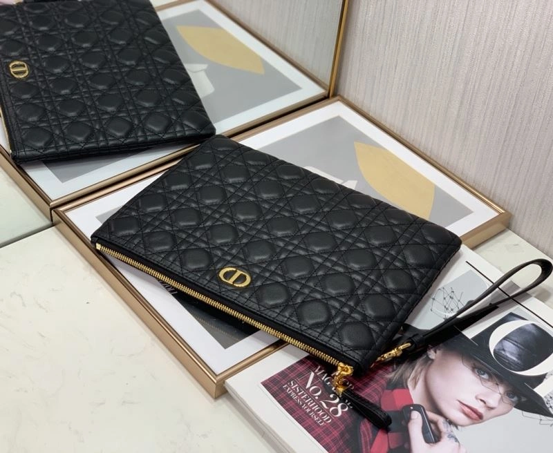 Effortless Christian Dior Clutch Bags 74157