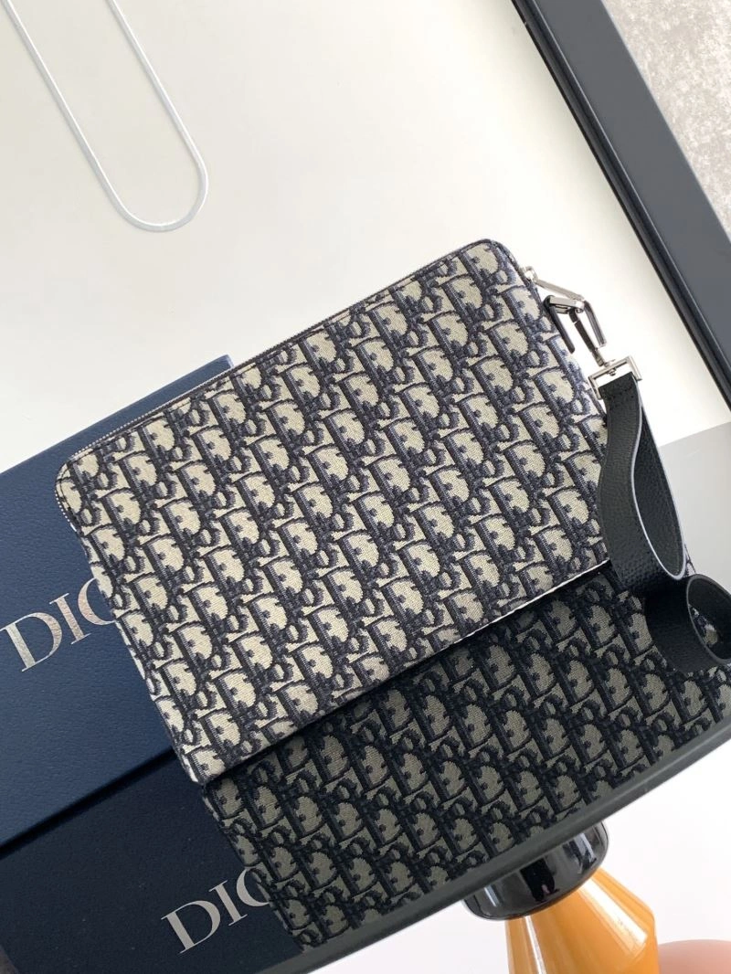 Minimalist Christian Dior Clutch Bags 74189